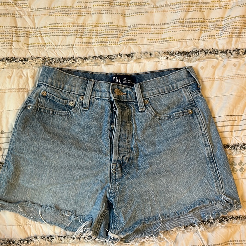 Gap shorts, high rise, cheeky size 2/26